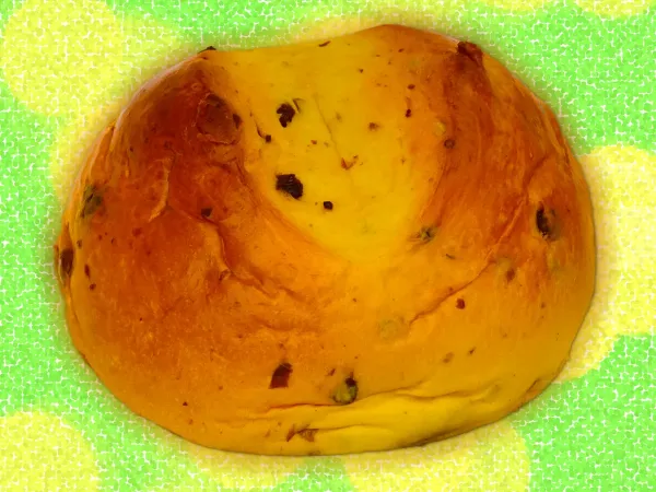 Easter sweet bread with raisins