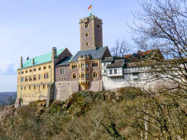Die Wartburg in Thüringen bei Eisenach, wo Martin Luther das Neue Testament übersetzt hat